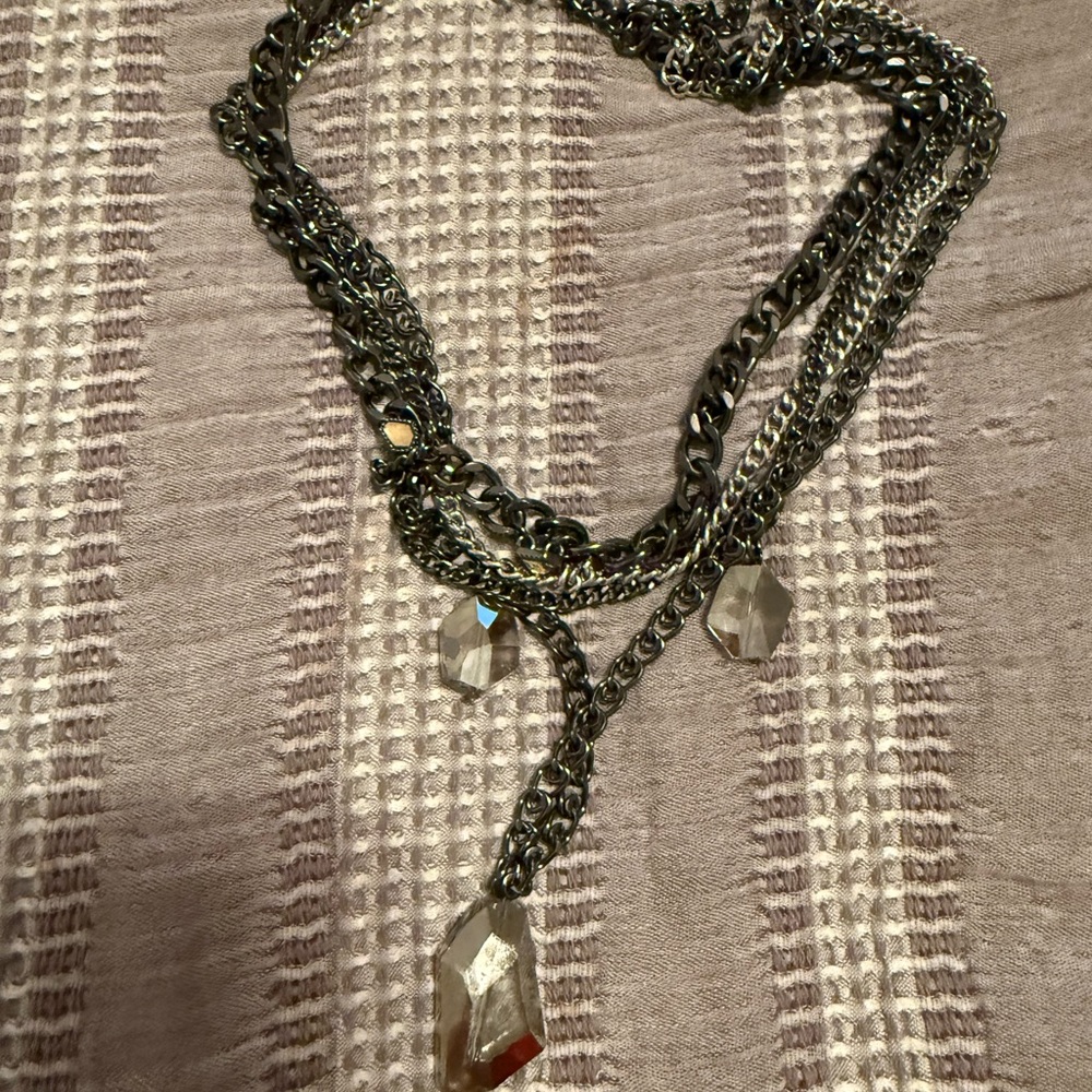 Elegant Silver Chain Necklace with Crystal Accents